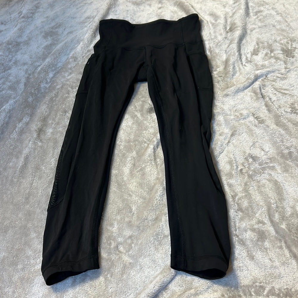 Black mesh lululemon cropped leggings